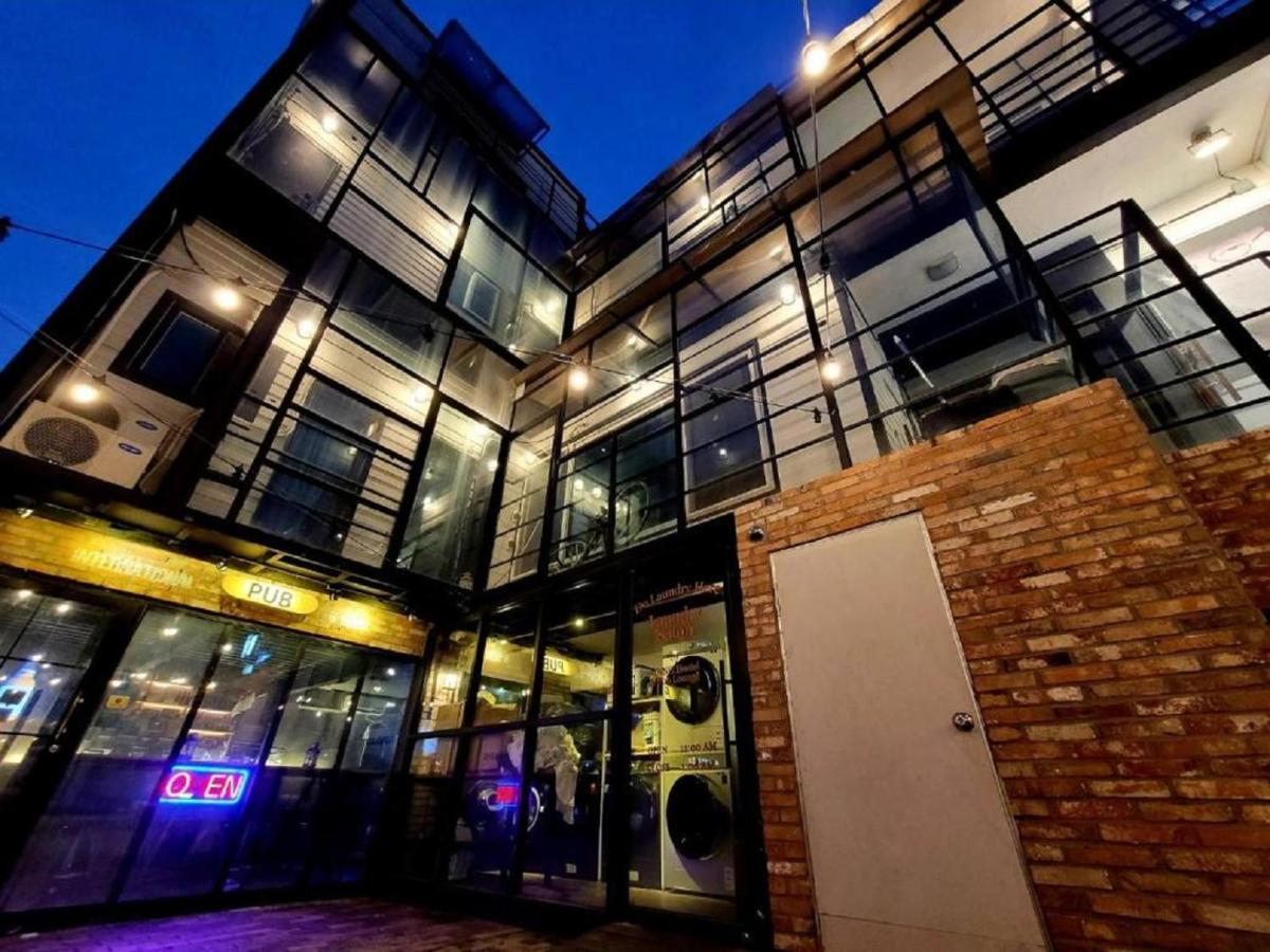 Inno Hostel & Pub Lounge Hongdae Сеул Экстерьер фото