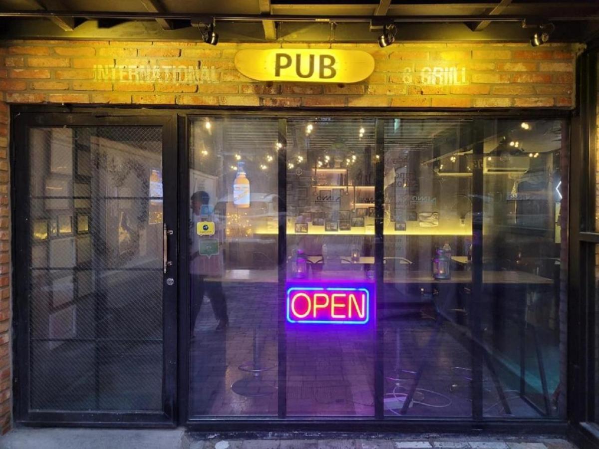 Inno Hostel & Pub Lounge Hongdae Сеул Экстерьер фото