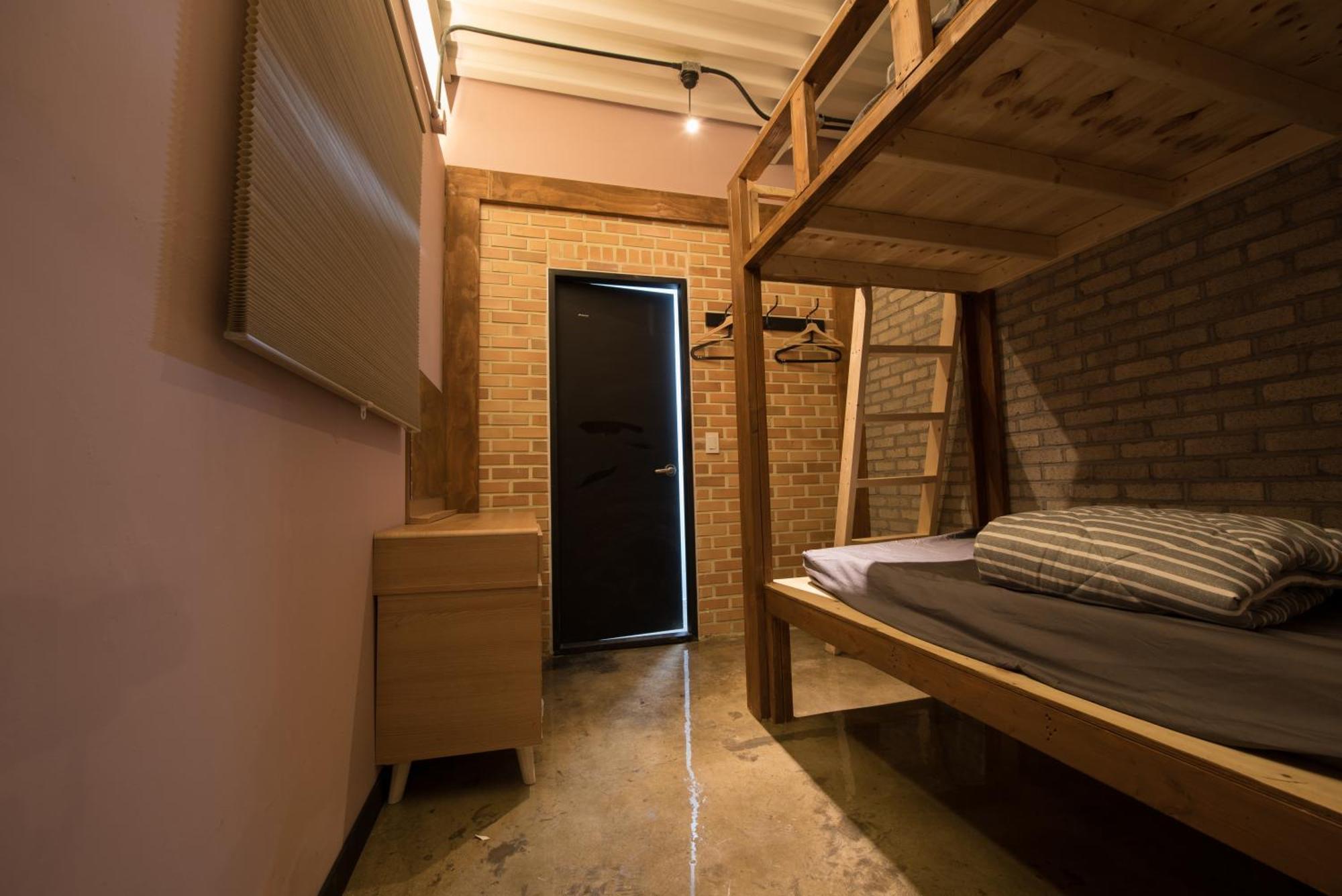 Inno Hostel & Pub Lounge Hongdae Сеул Экстерьер фото